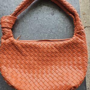 Elegant Woven Tan Shoulder Bag